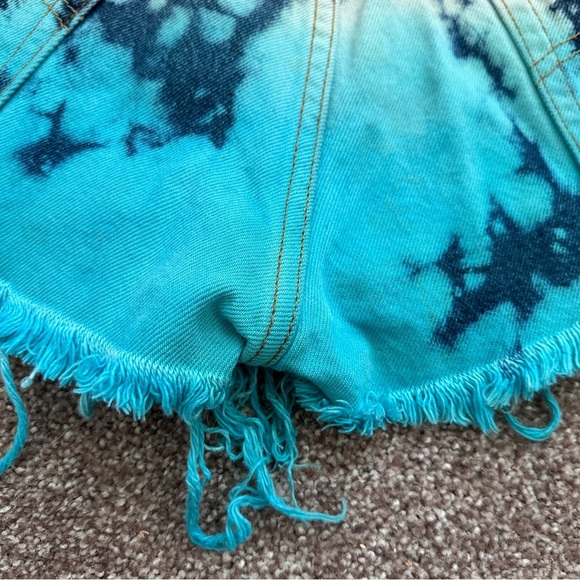 Levi’s 505 Denim Cutoffs Bleach Dye Purple Blue Shorts Size 32 Vintage Upcycled - Picture 13 of 14